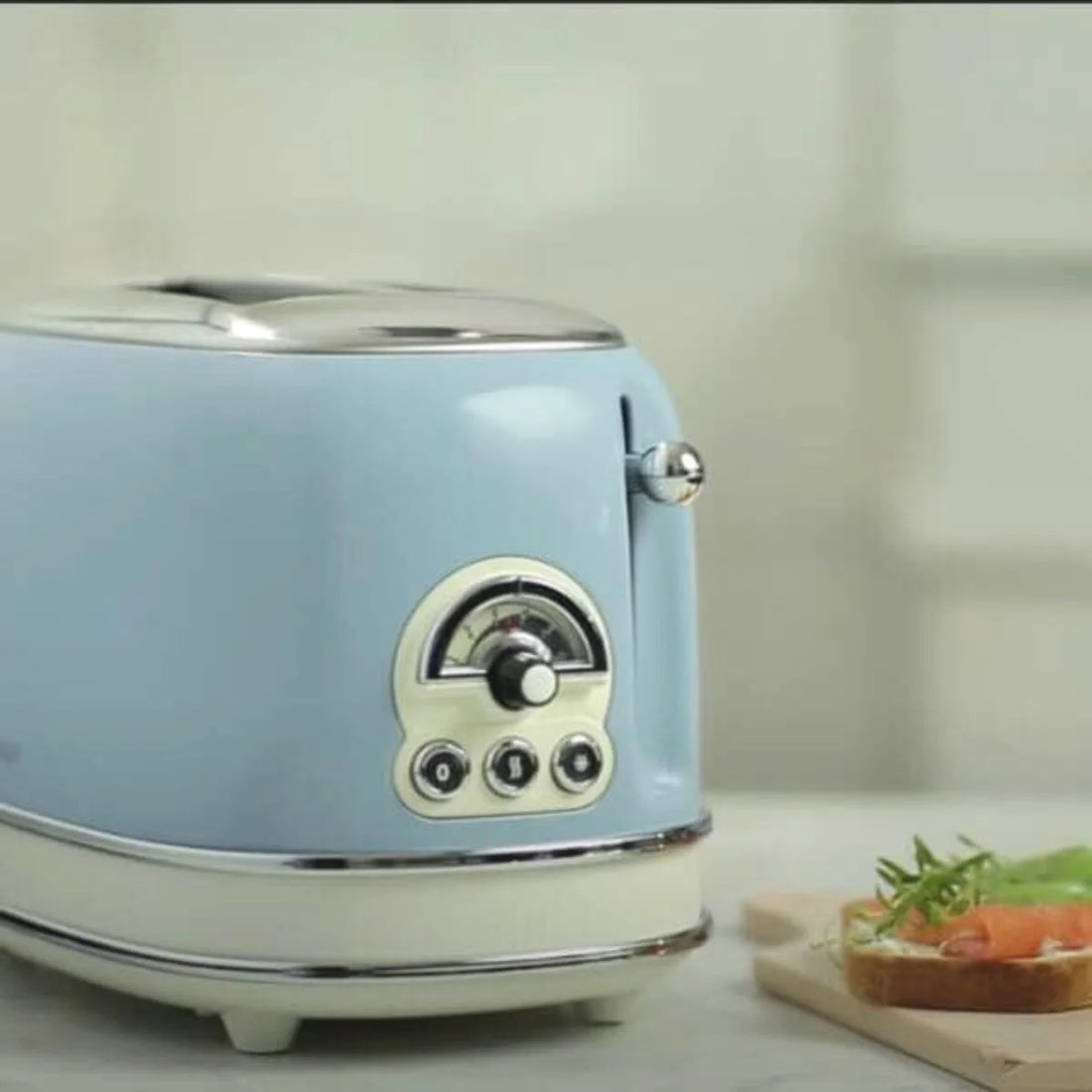 Torradeira elétrica vintage azul 750W 127V