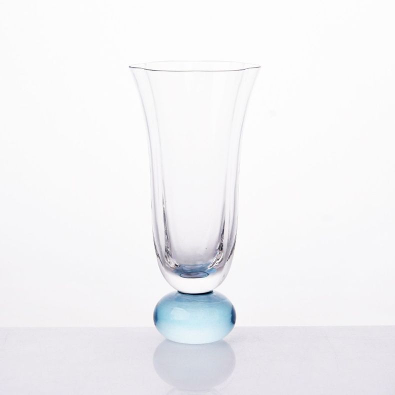 TACA DE VIDRO TRANSPARENTE COM BASE AZUL